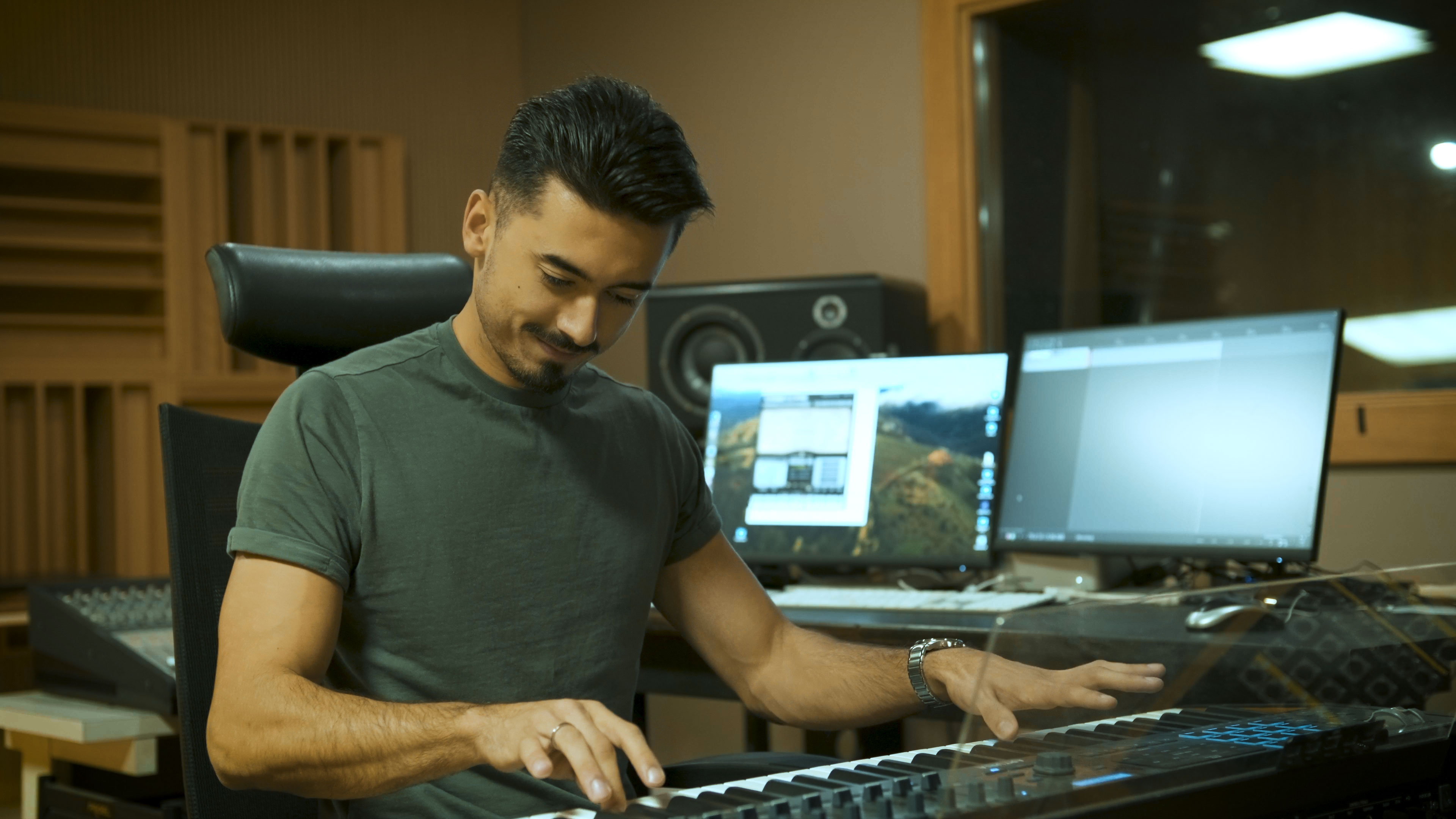 Imagem de Behind The Scenes de Unveiled Paradox
